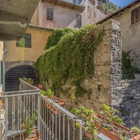 Casa Magnolia Варенна